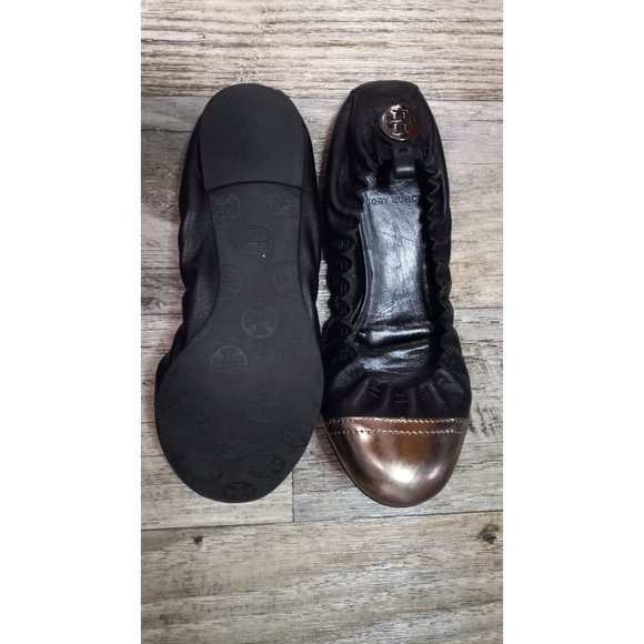 Tory Burch 6.5 Abbey Metallic Black Leather Cap Toe Ballet Casual Occasion Flats - Picture 2 of 5